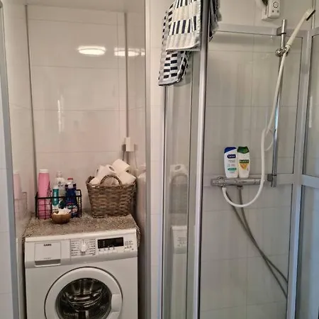 Near Center / Free P